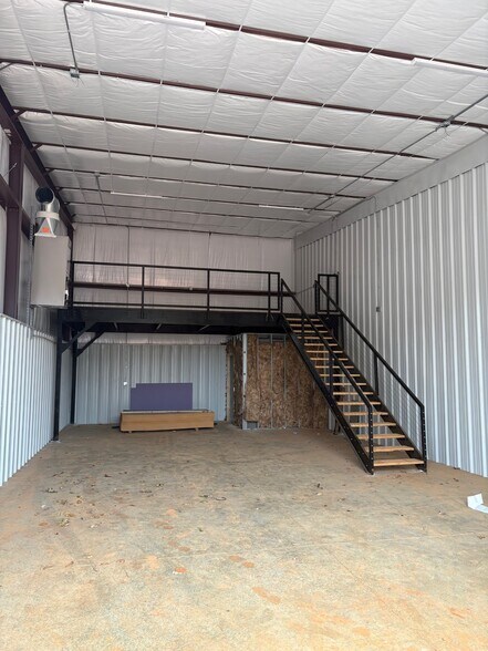More Photos Of 4049 Chris SW Dr, Huntsville Warehouse For Lease