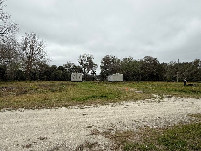 More Photos Of 210 Mango Tree Dr, Edgewater Manufactured Housing Mobile Home Park For Sale