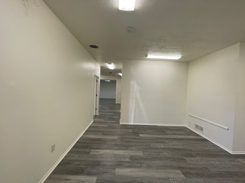 More Photos Of 6947 Promway Ave NW, North Canton Office For Lease