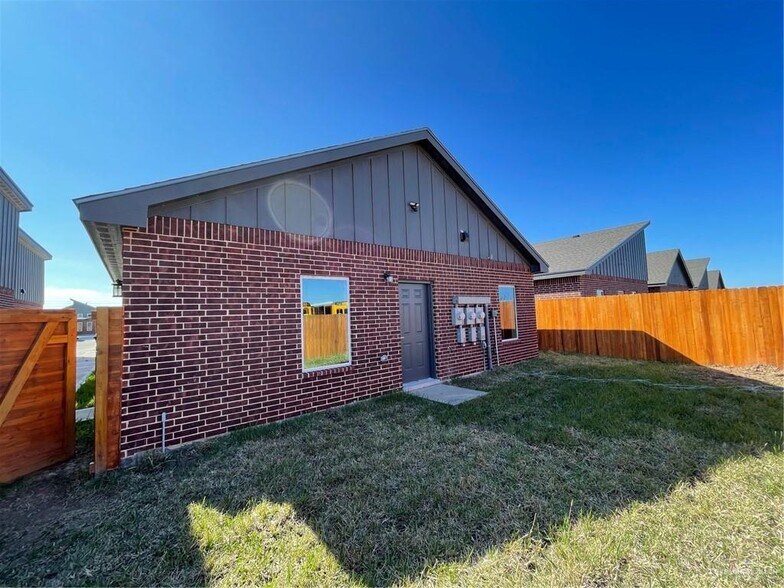 More Photos Of 705 Pedro St, Mission Apartments For Sale