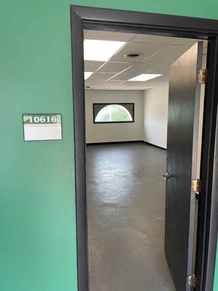 More Photos Of 10605-10715 E Winner Rd, Independence Storefront Retail Office For Lease