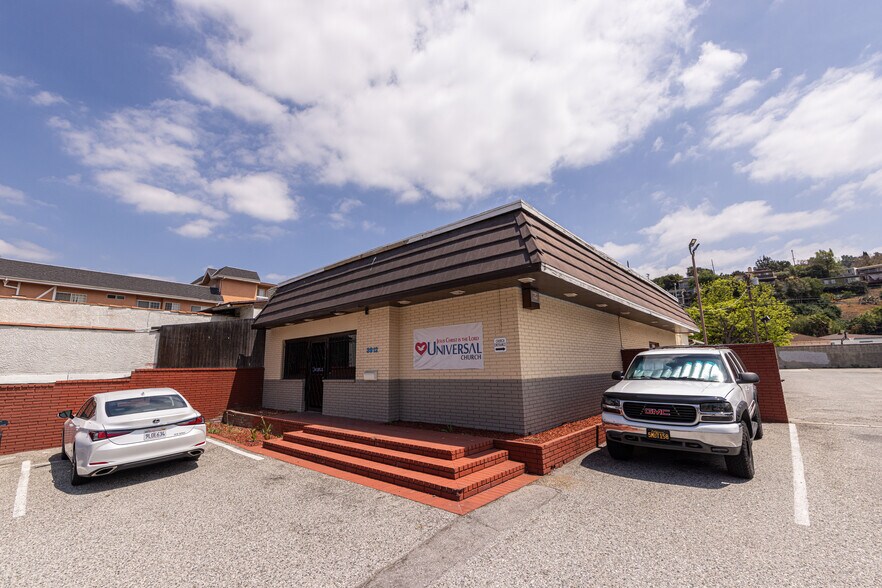 Primary Photo Of 3912 Eagle Rock Blvd, Los Angeles Office For Lease