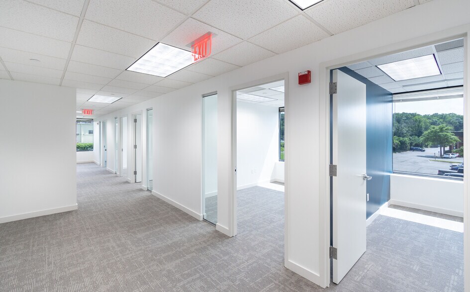 More Photos Of 1577 Spring Hill Rd, Vienna Office For Lease