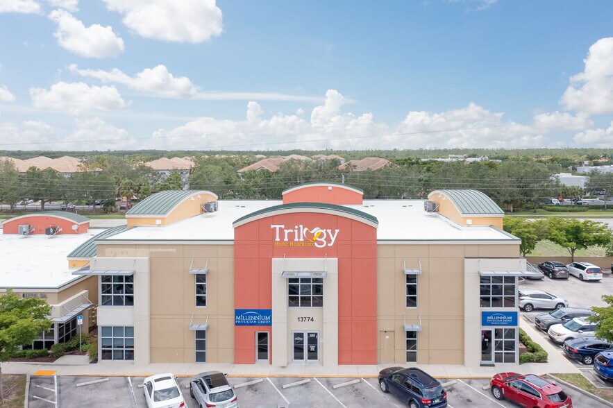 More Photos Of 13774 Plantation Rd, Fort Myers Medical For Lease