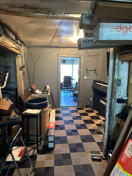 More Photos Of 2300 Greenup Ave, Ashland Storefront Retail Residential For Lease