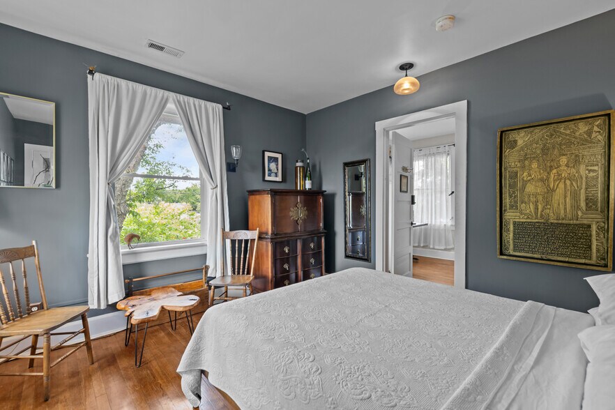 More Photos Of 1231 Boissevain Ave, Norfolk General Retail For Sale