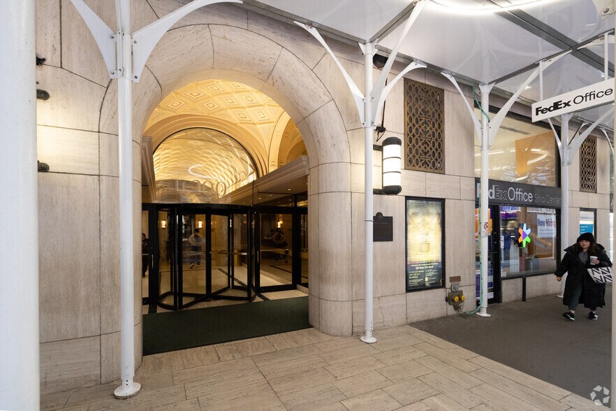 More Photos Of 200 W 57th St, New York Office For Lease