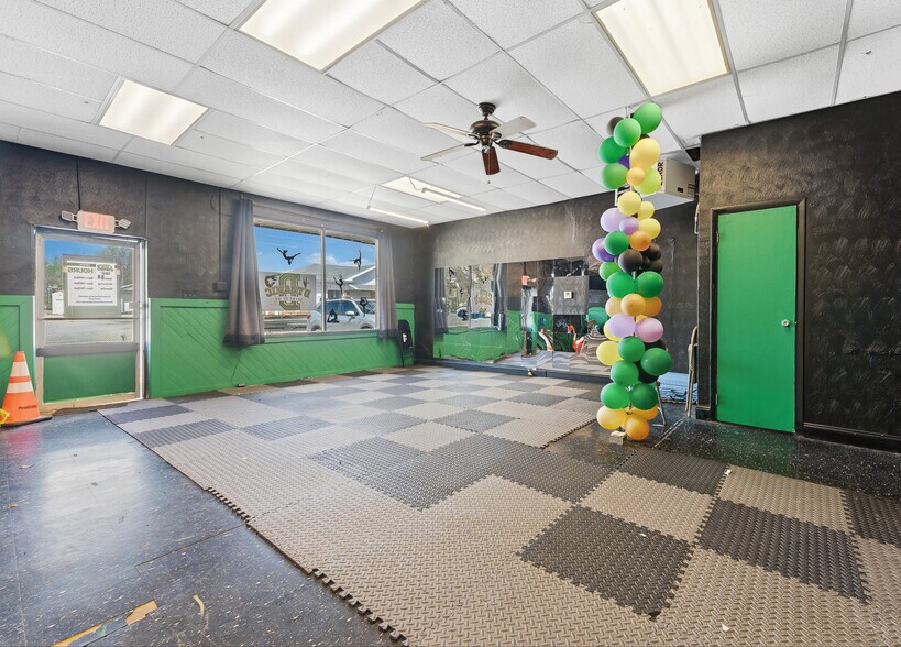 More Photos Of 365-371 S Mount Vernon Ave, Uniontown Freestanding For Sale