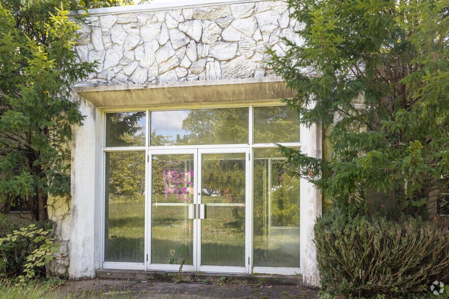 More Photos Of 110 Woodfern Rd, Branchburg Research And Development For Sale