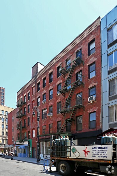 More Photos Of 154-158 Ludlow St, New York Office For Lease