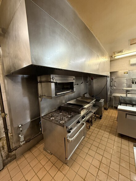 More Photos Of 146 Ives St, Providence Restaurant For Lease