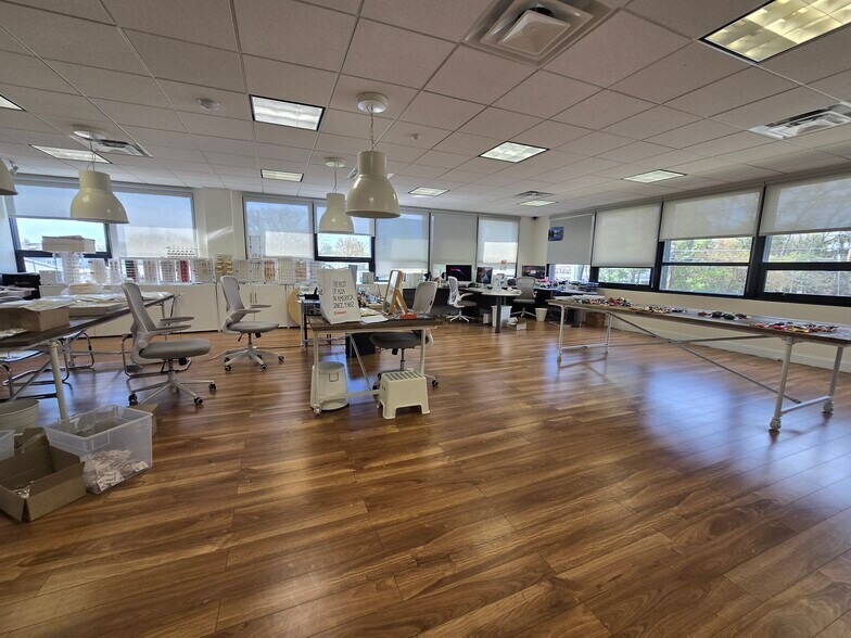 More Photos Of 228 Rivervale Rd, River Vale Office For Sale