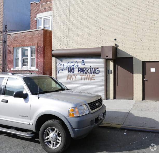 More Photos Of 4151 White Plains Rd, Bronx Drugstore For Lease