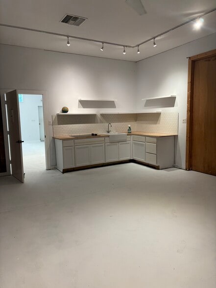 More Photos Of 25 Palmer St, Saint Augustine Office For Lease