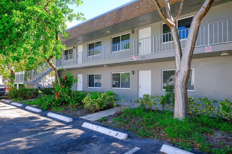 Primary Photo Of 4900 NW 10th Ave, Fort Lauderdale Apartments For Sale