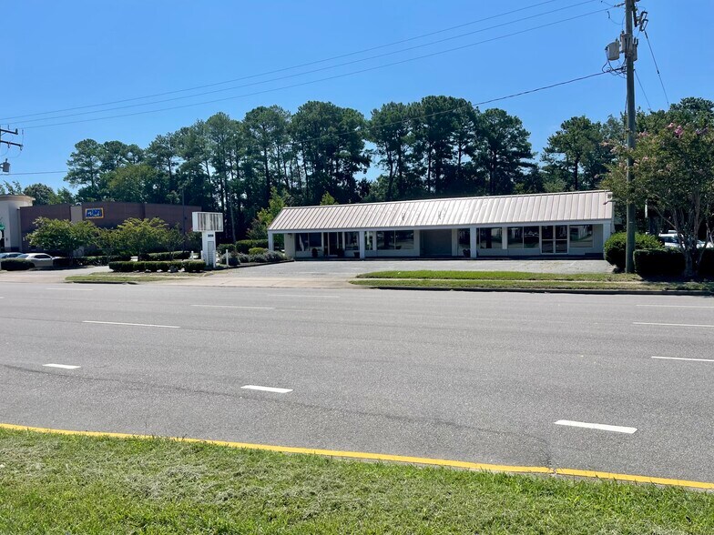 More Photos Of 3259 Virginia Beach Blvd, Virginia Beach Freestanding For Lease