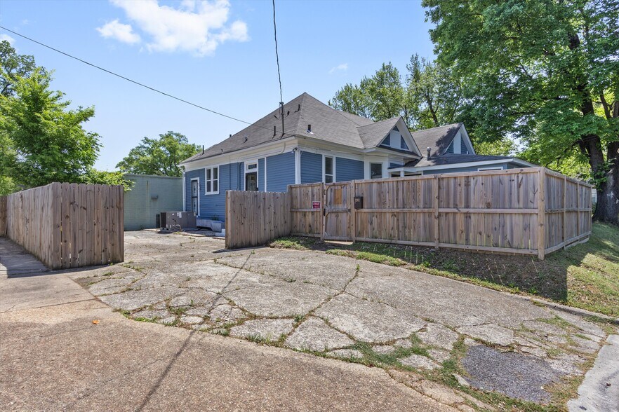 More Photos Of 2282 Central Ave, Memphis Loft Creative Space For Sale