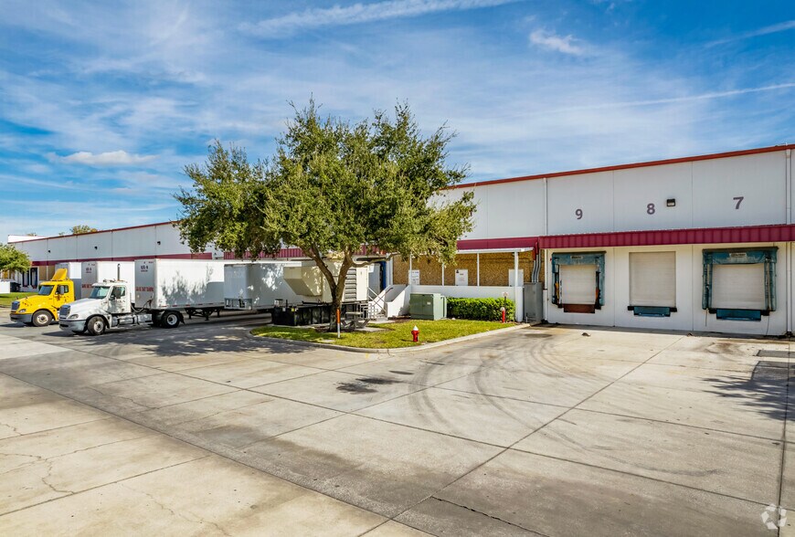 More Photos Of 12901 Starkey Rd, Largo Unknown For Lease