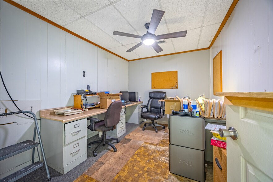 More Photos Of 4 Shearer St, Palmer General Retail For Sale