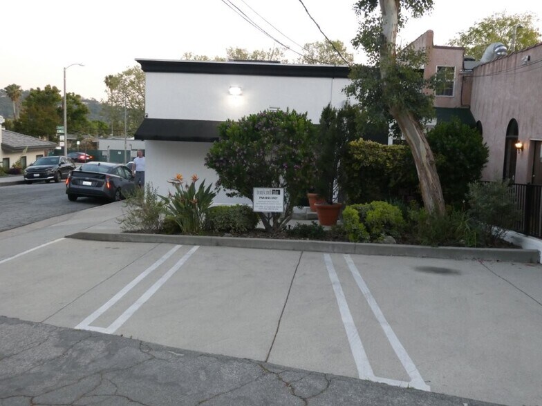 More Photos Of 1101 Foothill Blvd, La Cañada Flintridge Storefront For Lease