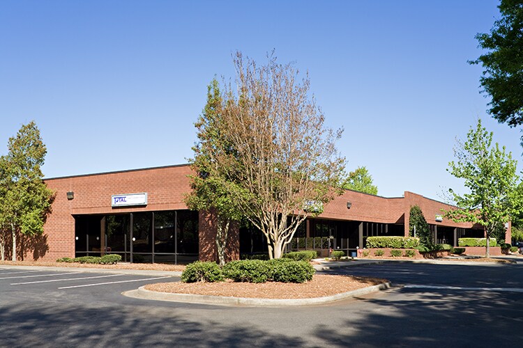 More Photos Of 9771 Southern Pine Blvd, Charlotte Flex For Lease