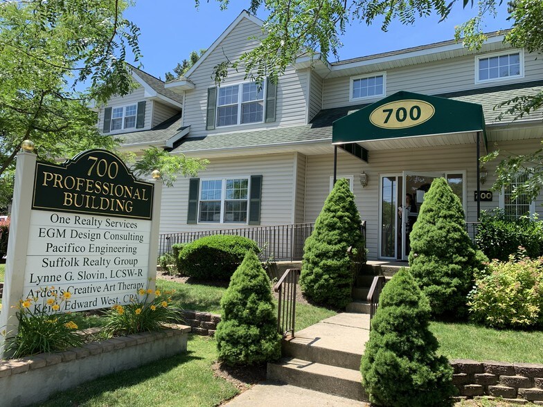 More Photos Of 700 Lakeland Ave, Bohemia Office For Lease