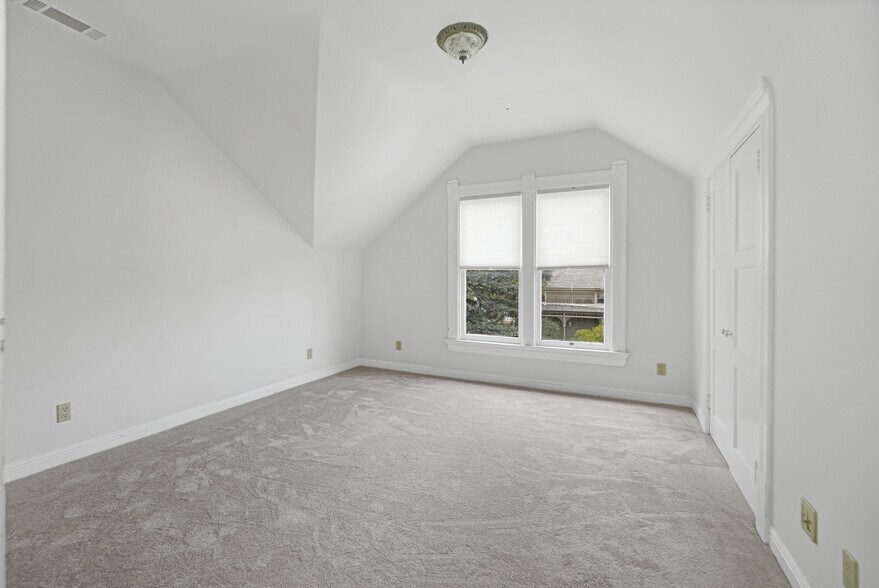 More Photos Of 742 B St, Hayward Restaurant For Sale