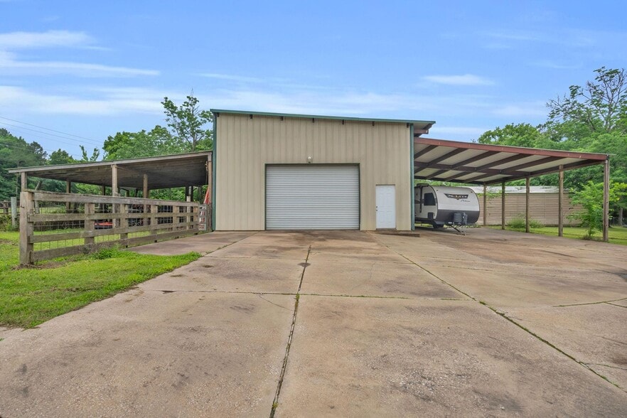 More Photos Of 103 Roundabout Ln, Huntsville Specialty For Sale