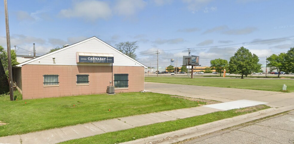More Photos Of 1321 N Sherman St, Bay City Industrial For Lease