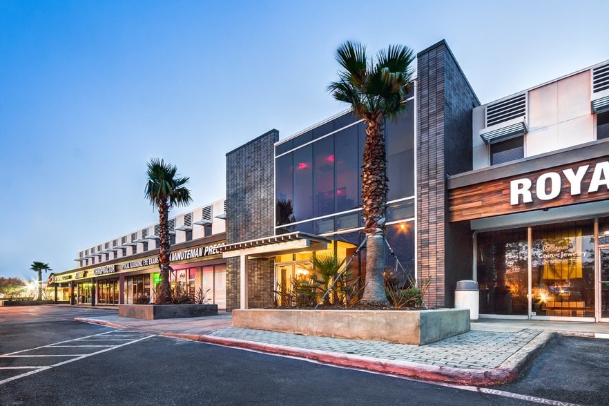 More Photos Of 4660 Beechnut St, Houston Unknown For Lease