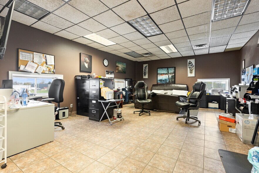 More Photos Of 1725 Rossi Dr, Tecumseh Distribution For Sale