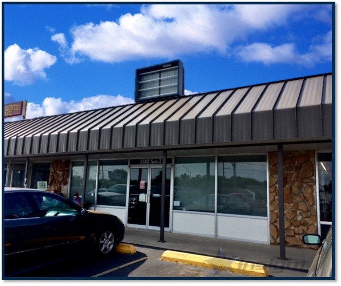 Primary Photo Of 2602 SW Lee Blvd, Lawton Storefront Retail Office For Lease