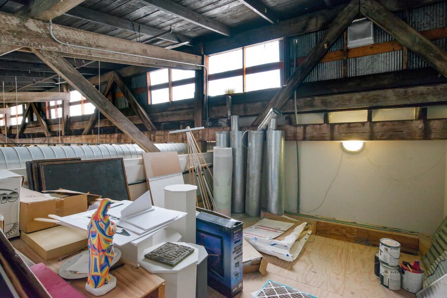 More Photos Of 160 Tracy St, Athens Flex For Lease