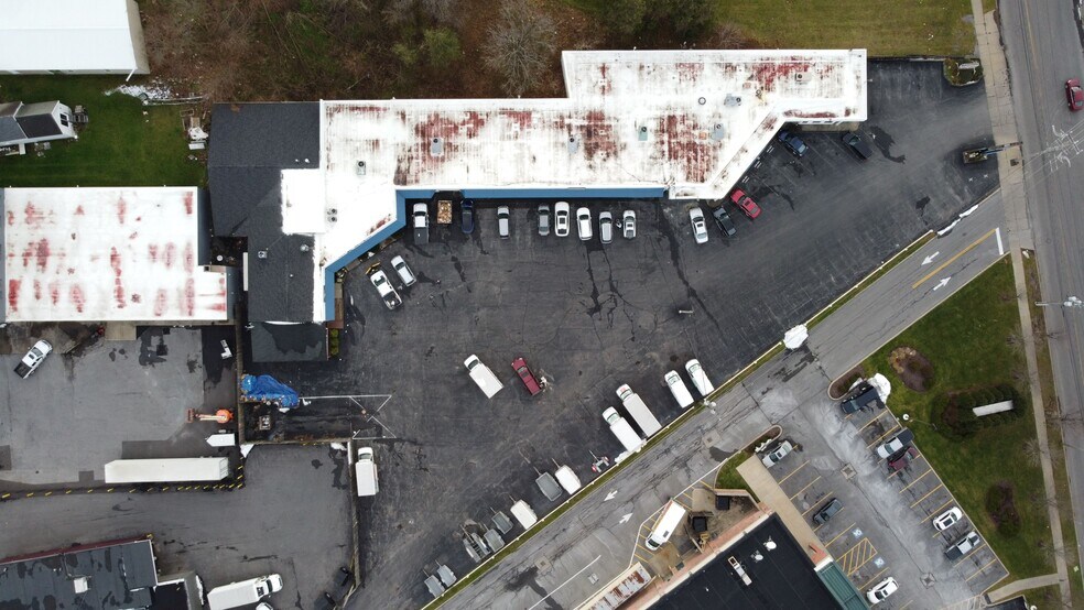 More Photos Of 1155 Mohawk St, Utica Storefront For Lease