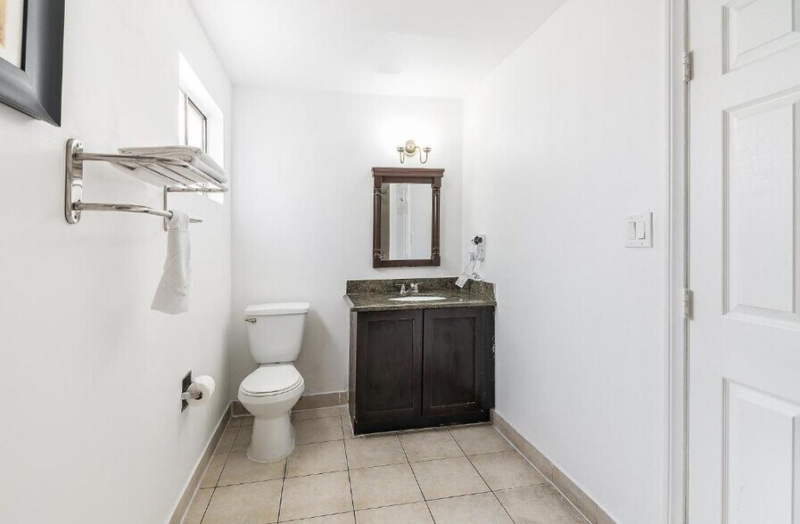More Photos Of 2025 W 3rd St, Los Angeles Hotel For Lease