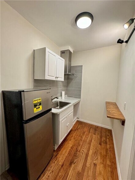 More Photos Of 533 9th Ave, New York Apartments For Sale