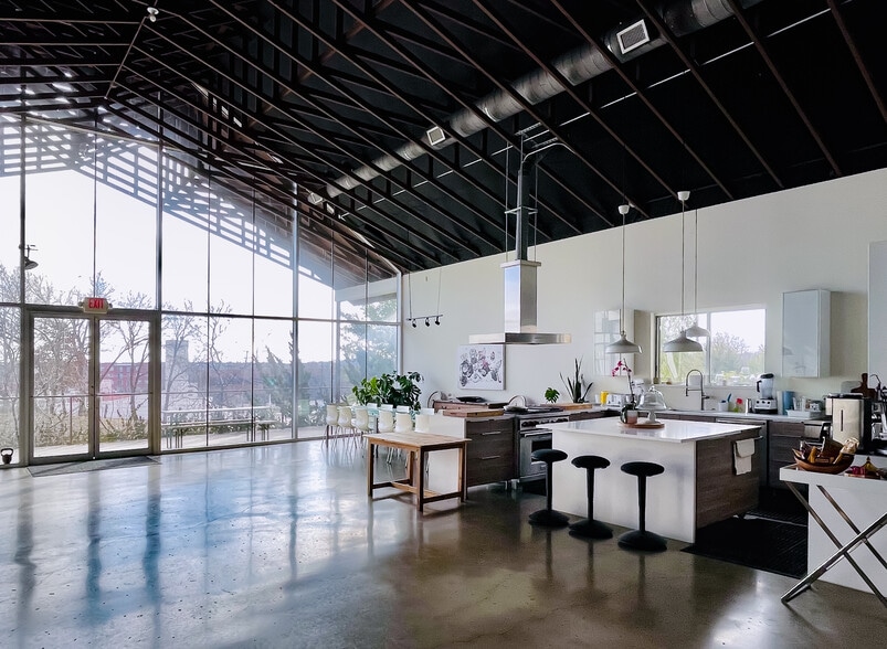 More Photos Of 1007 Folsom St, Dallas Loft Creative Space For Sale