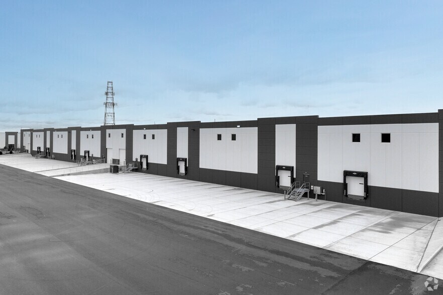 More Photos Of 9724 E 151st St, Noblesville Warehouse For Lease