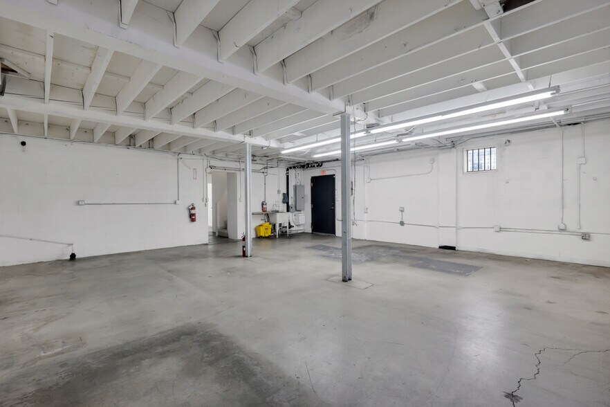 More Photos Of 7176 W Sunset Blvd, Los Angeles Storefront Retail Office For Sale