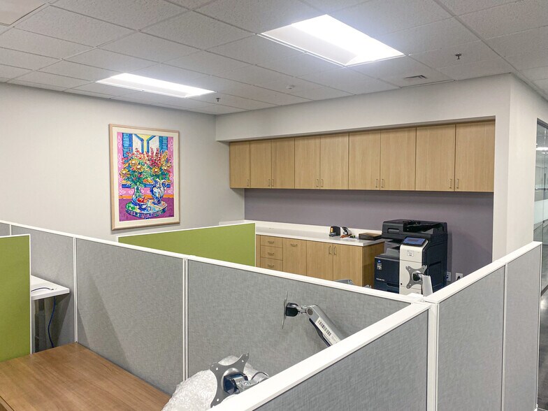 More Photos Of 2550 W Tyvola Rd, Charlotte Office For Lease