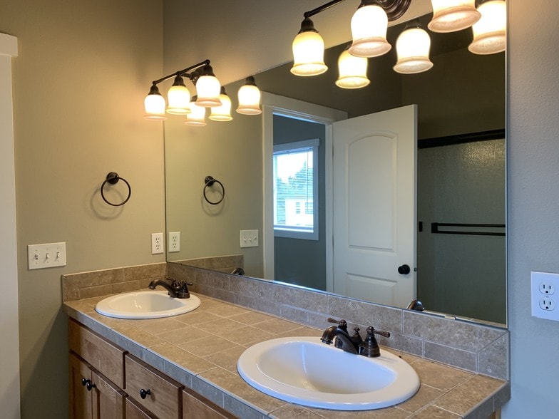 More Photos Of 308-314 NE 1st Ave, Battle Ground Apartments For Lease