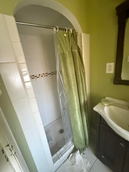 More Photos Of 5309 Kenilworth Ave, Riverdale Office For Sale