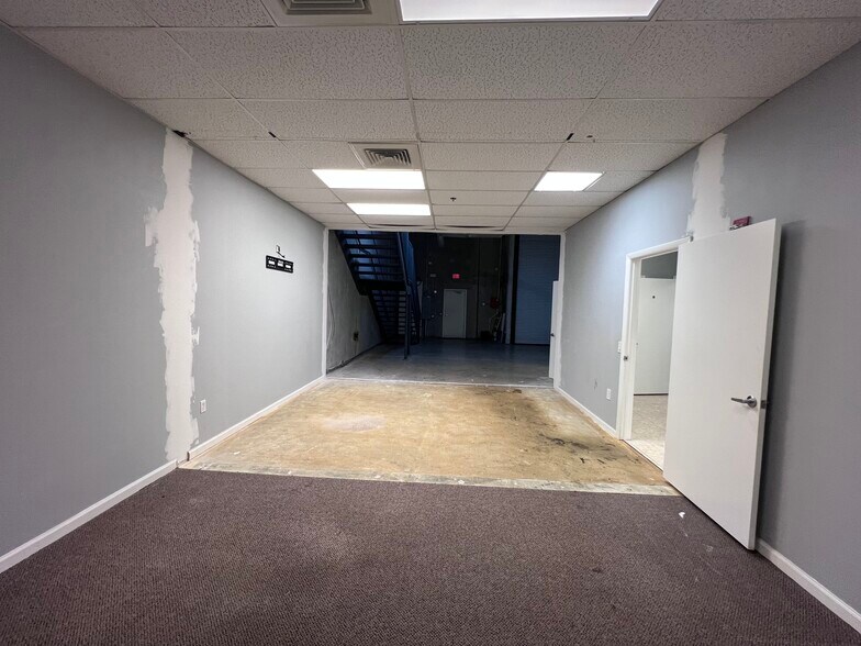 More Photos Of 601 N Congress Ave, Delray Beach Showroom For Lease