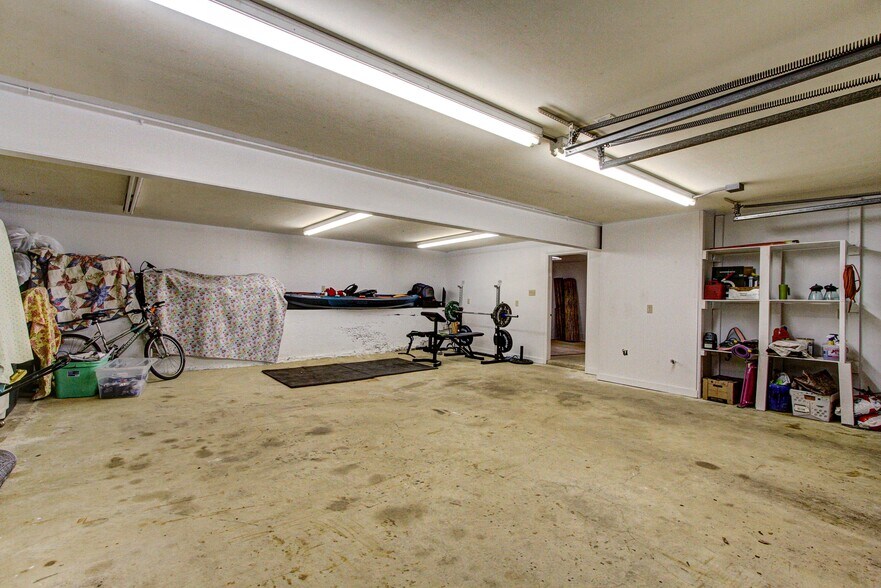 More Photos Of 3328 Huntingdon Pike, Huntingdon Valley Service For Sale