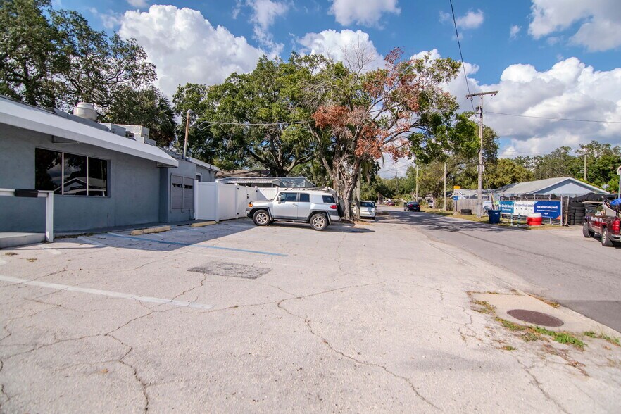 More Photos Of 308 E Waters Ave, Tampa Restaurant For Sale