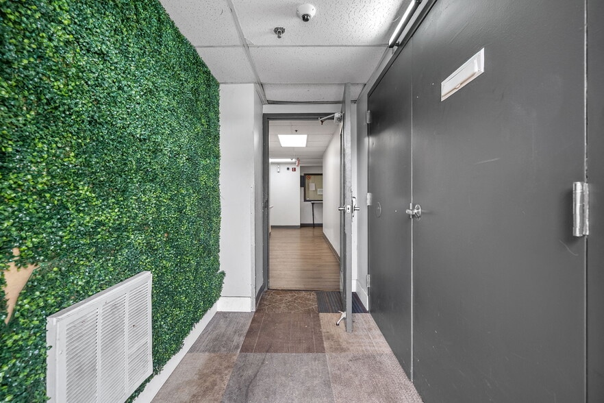 More Photos Of 8612 Halls Ferry Rd, Saint Louis Apartments For Sale