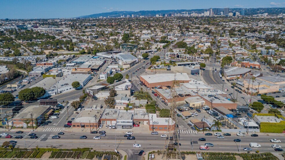 More Photos Of 2643 Fairfax Ave, Culver City Light Distribution For Lease