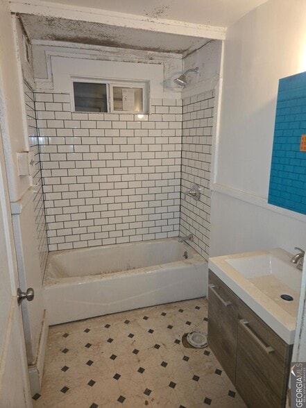 More Photos Of 1478 Beecher St, Atlanta Apartments For Sale