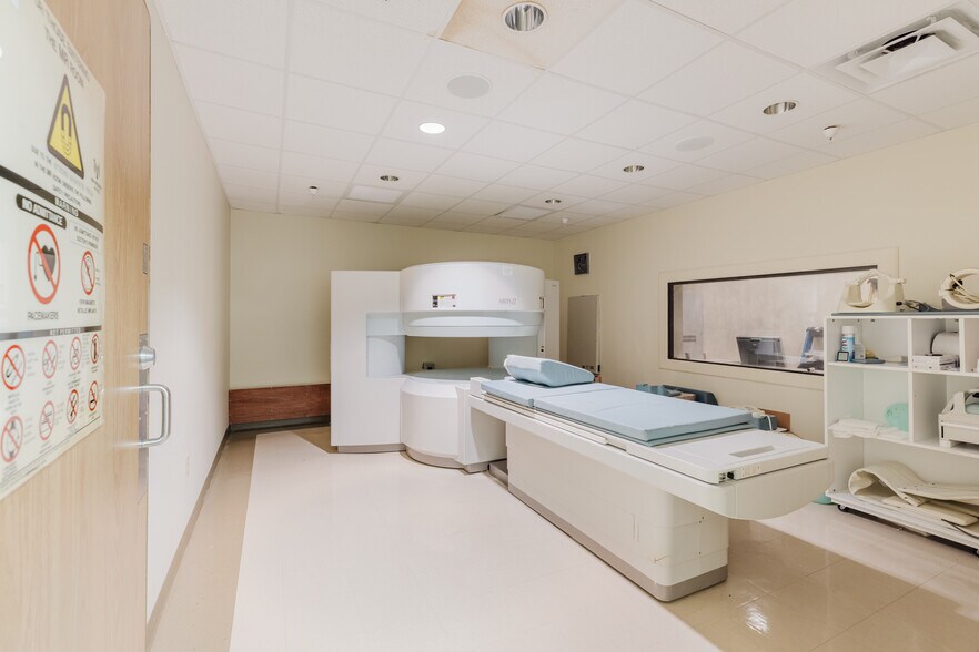 More Photos Of 619 Pointe North Blvd, Albany Medical For Sale