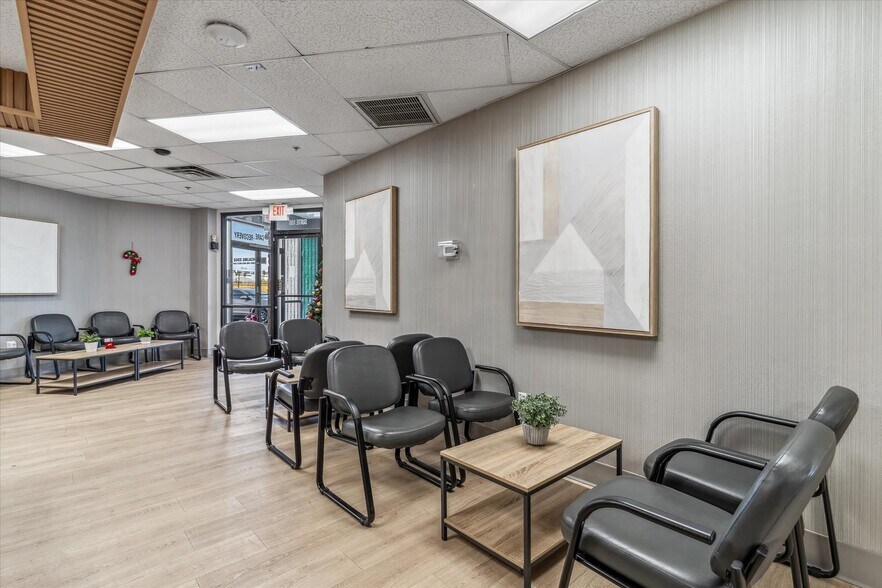 More Photos Of 4220 N 20th Ave, Phoenix Medical For Lease